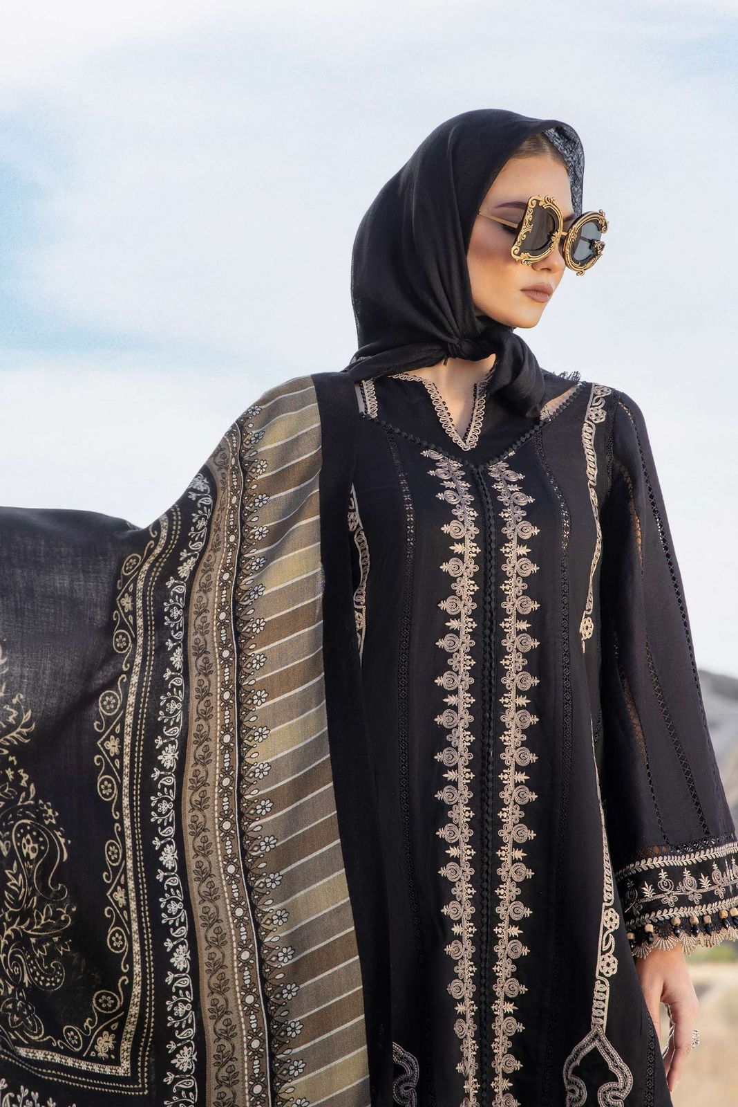 3pc women Unstitched Embroidered Suit