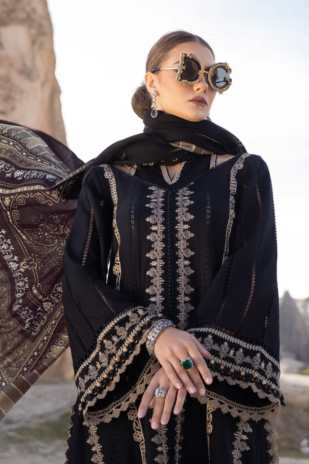 3pc women Unstitched Embroidered Suit