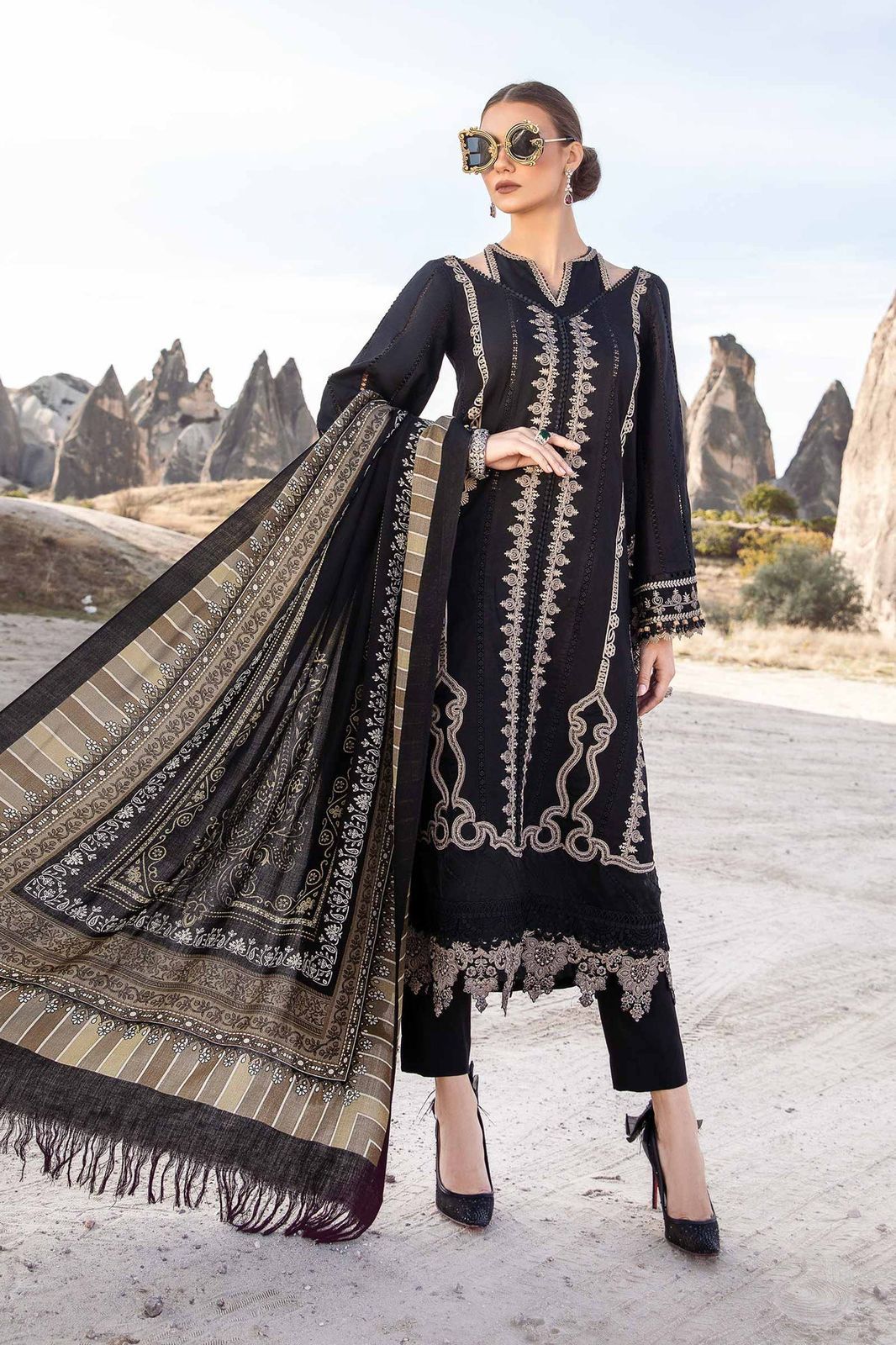 3pc women Unstitched Embroidered Suit